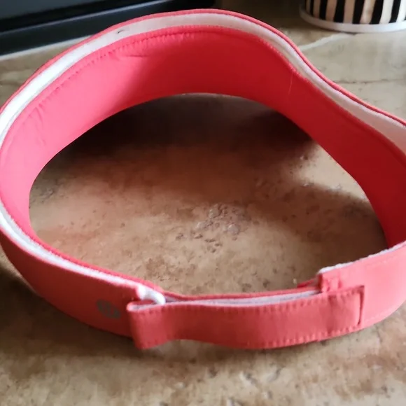 Lululemon Coral Visor Cap Womans One Size - Picture 4 of 10